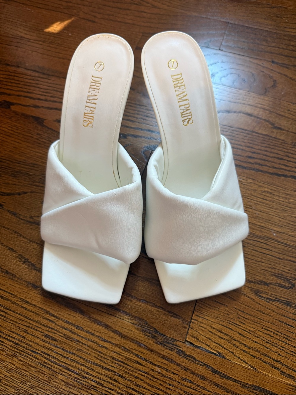 Dream Paris White Knotted Slide Sandals